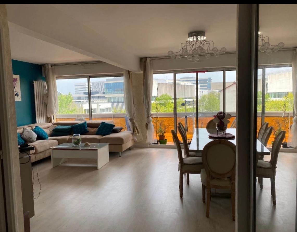 Bel Appartement Lumineux De 100M2 6 Places 3 Chambres Au 3E Etage Avec Ascenseur -A 5Mn A Pied Du Parc Des Expositions Congres De Dijon Et Eng Et 10Mn Du Centre Ville Place Parking Devant L'Immeuble 外观 照片