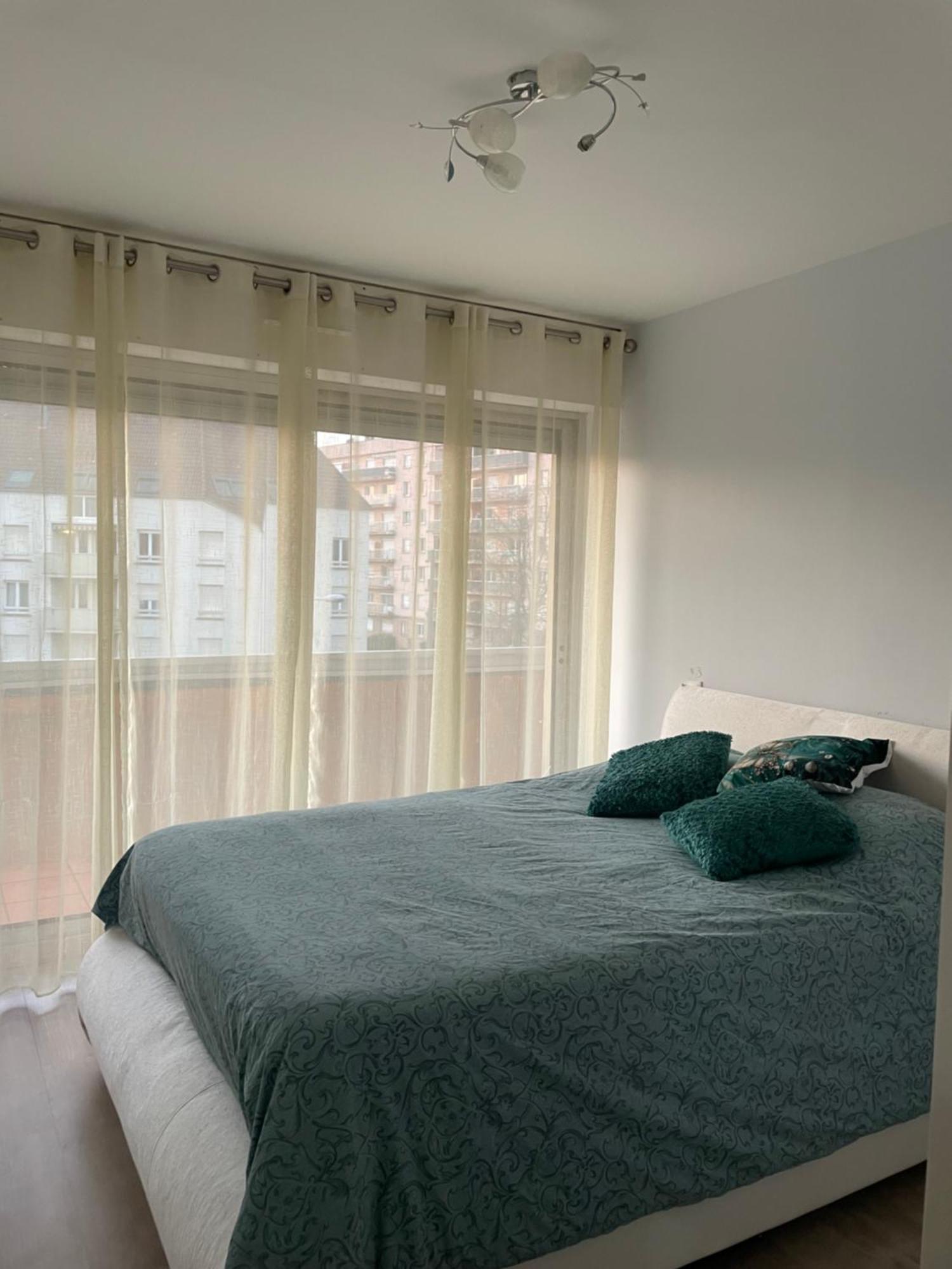 Bel Appartement Lumineux De 100M2 6 Places 3 Chambres Au 3E Etage Avec Ascenseur -A 5Mn A Pied Du Parc Des Expositions Congres De Dijon Et Eng Et 10Mn Du Centre Ville Place Parking Devant L'Immeuble 外观 照片